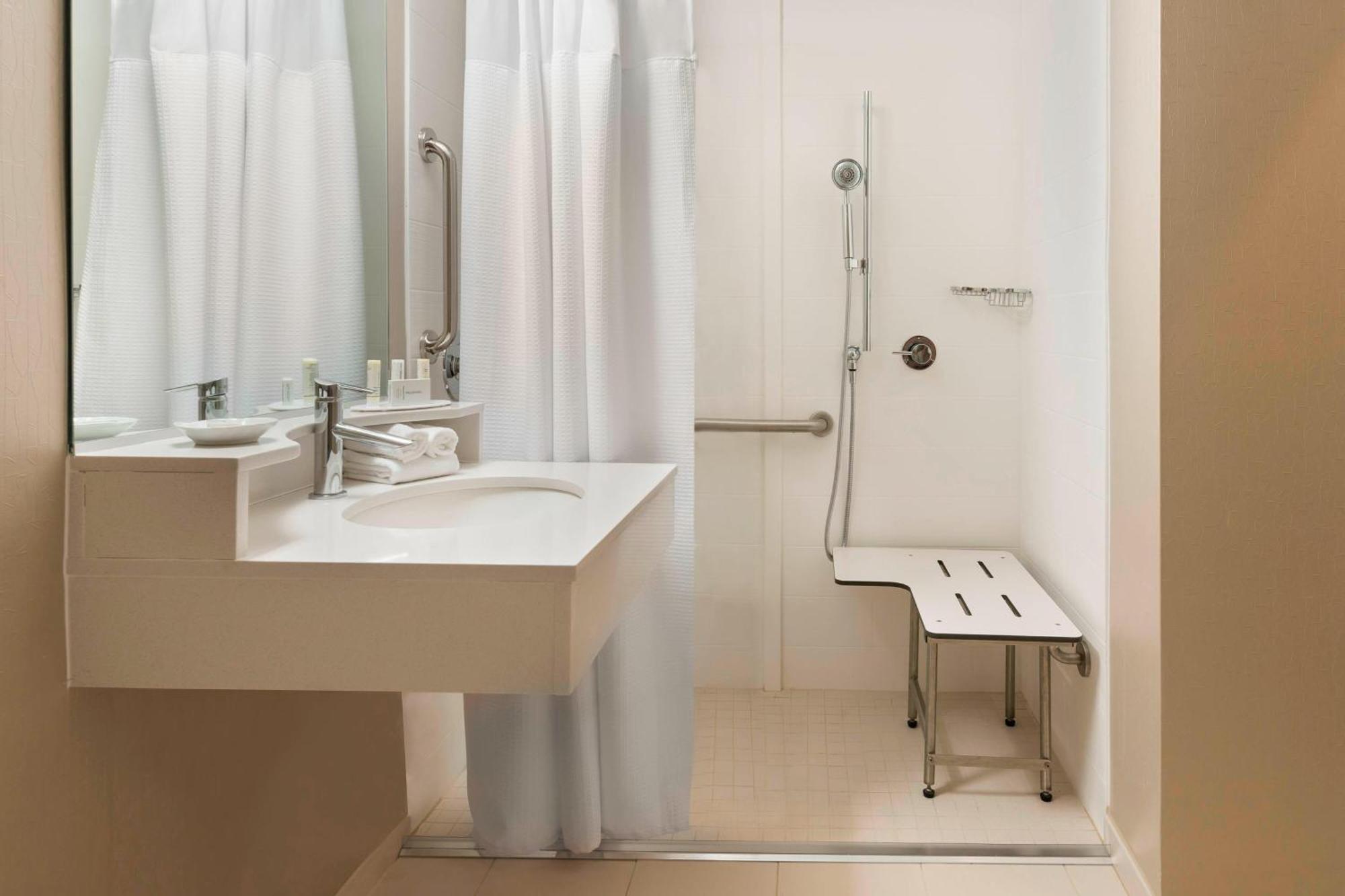 Springhill Suites Indianapolis Кармел Экстерьер фото
